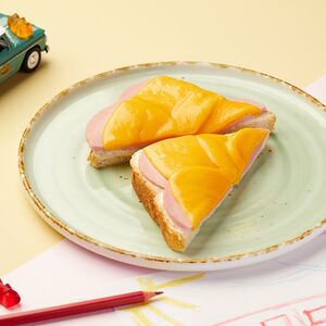 Бутерброд с сыром и колбасой 