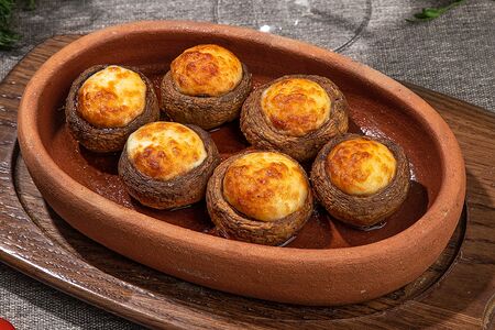 Запеченные грибы с сыром