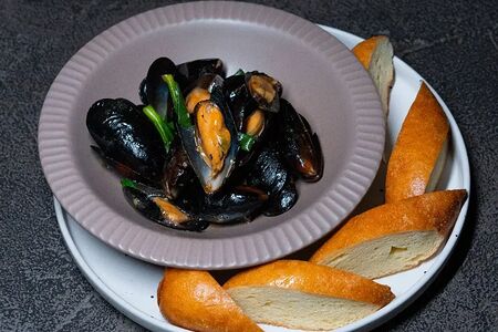 №208 Мидии в соево-устричном соусе