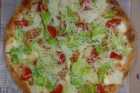 Пицца Цезарь с курицей