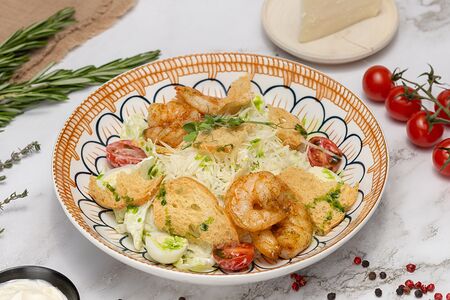 Салат Цезарь с креветкой или с лососем