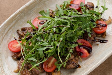 Теплый салат из печени цыпленка