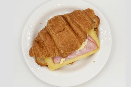 Круассан с ветчиной и сыром