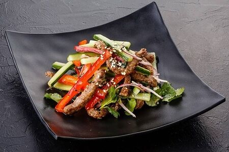 Салат с говядиной и фасолью