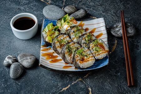 Ким Паб с лососем