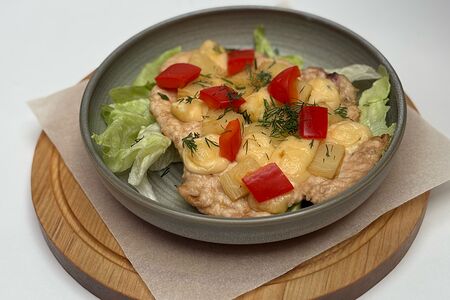 Курица по-гавайски под сыром