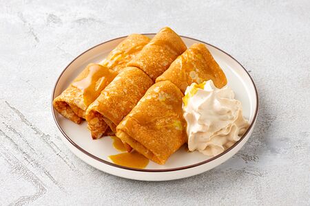 Большая порция блинчиков с маком