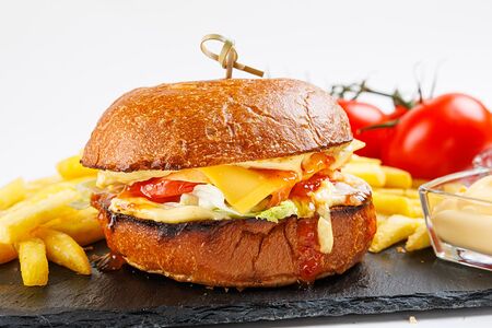 Бургер с курочкой свит чили