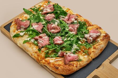 Пицца с ростбифом и имбирным соусом