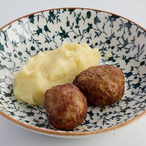 Куриные котлеты с картофельным пюре