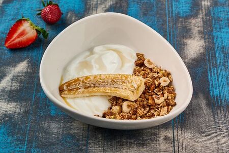 Гранола с греческим йогуртом 