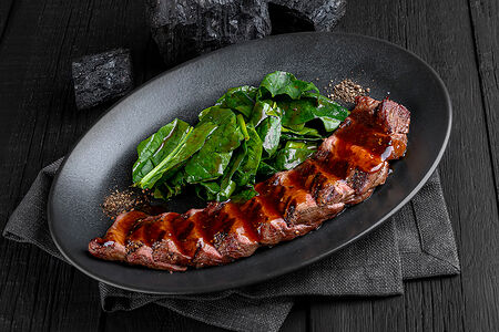 Стейк из бычка с соусом демиглас