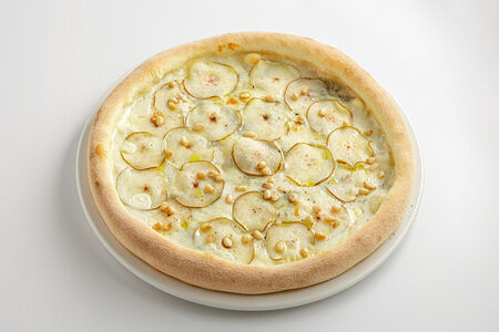 Пицца с сыром горгонзола и грушей и ароматом трюфеля