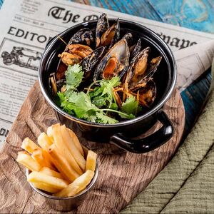 Мидии Том Ям