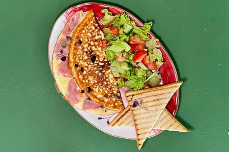 Омлет с ветчиной и сыром