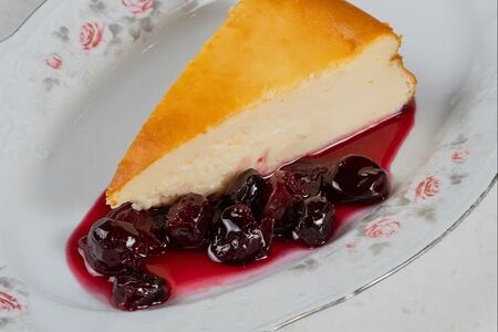 Чизкейк с вишневым вареньем 