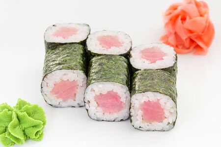 Ролл с тунцом 