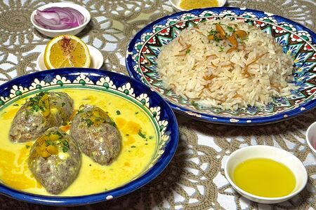 Куббэ в натуральном йогурте с рисом
