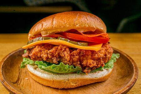 Бургер Горгонзола-чикен