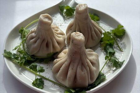 Хинкали со свининой и говядиной