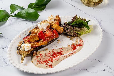 Тёплый баклажан и сладкие томаты