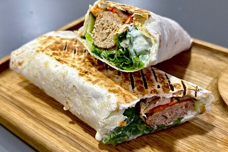 Люля с говядиной в лаваше