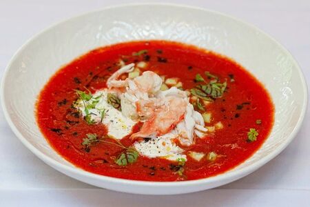 Гаспачо с камчатским крабом и страчателлой