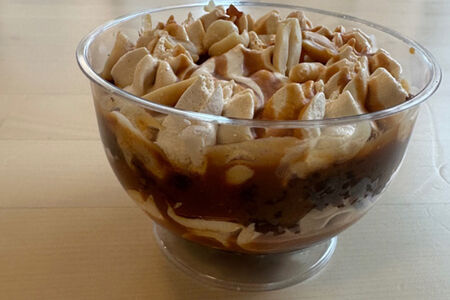 Десерт Сникерс