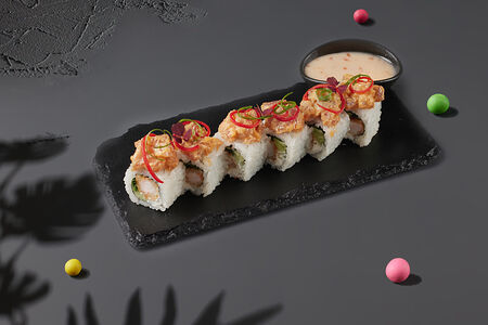 Crispi ролл с тунцом и хрустящей креветкой