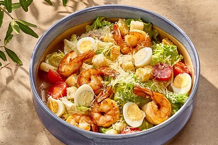 Цезарь с тигровой креветкой