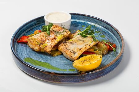 Филе судака на овощной подушке