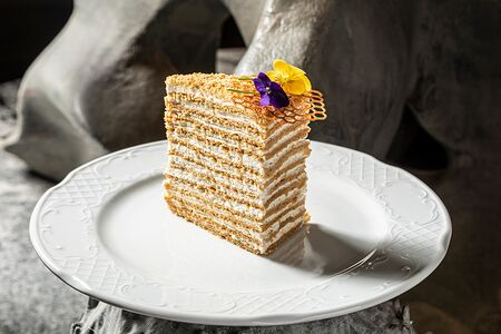 Медовик-сметанник