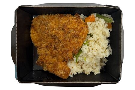 Шницель из курицы с рисом и овощами