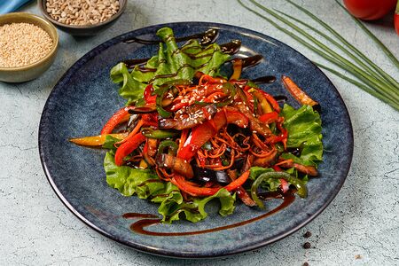 Тёплый салат из баклажанов