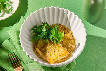 Судак со злаками и белыми грибами