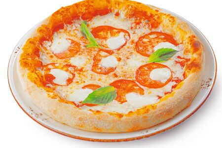 Пицца Маргарита с томатами