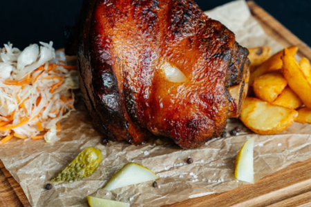 Рулька свиная, запеченная