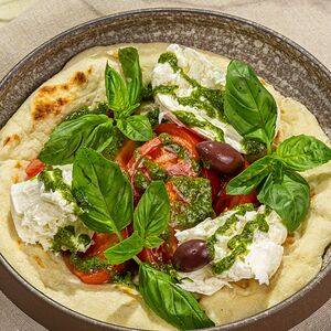 Капрезе с моцареллой