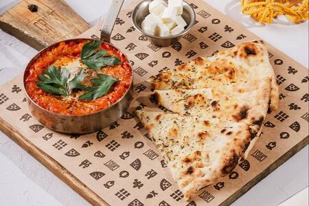 Шакшука с сыром фета и фокаччей