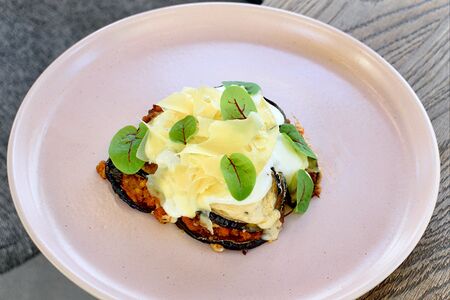 Баклажаны из печи с соусом болоньезе 