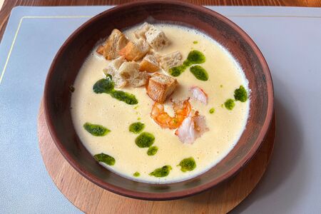 Сырный крем-суп с креветками