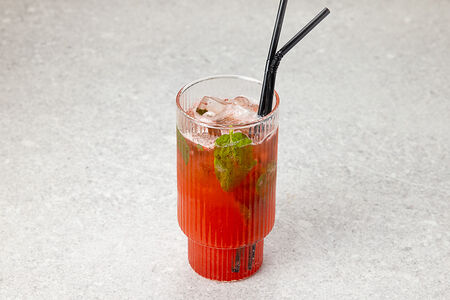 Клубничный мохито 400 мл