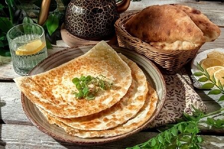 Кутаб с зеленью и сыром