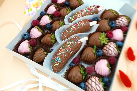 Клубника и банан в шоколаде №132