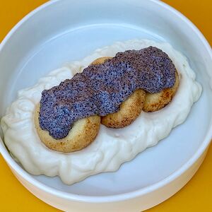 Сырники с маково-ванильным муссом 