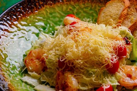 Салат Цезарь с креветкой 200гр