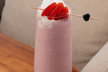 Милкшейк Клубничный