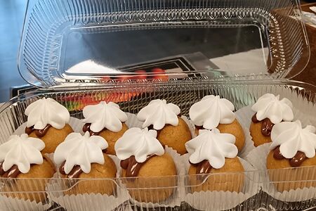 Пирожное Колобок со сливками