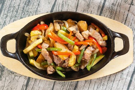 Свинина с овощами