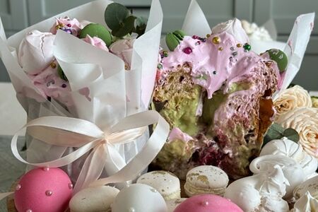 Кулич с фисташковой начинкой